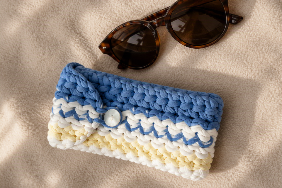 Crochet sunglasses case