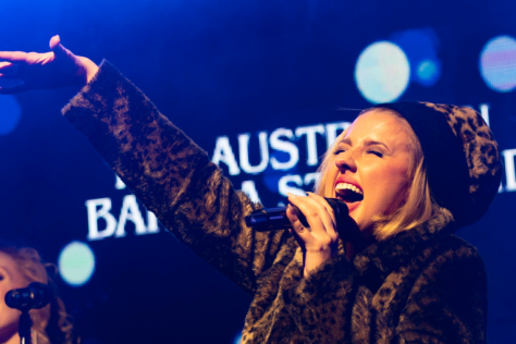 Rachael Grace singing