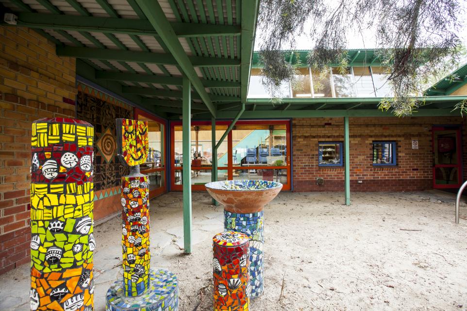 Mosaic displays on 4 pillars